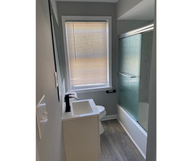 Photo - 1212 Sherwood Ave Unit D Available $700 D