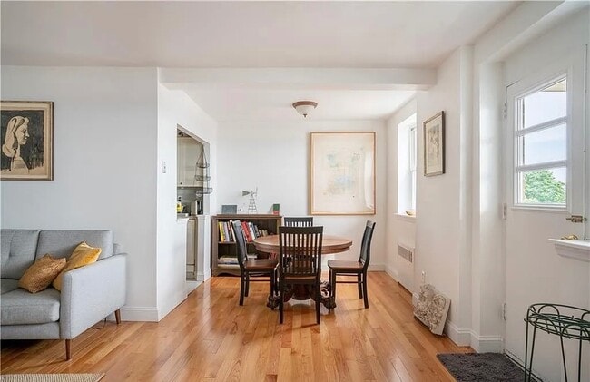 Photo - 377 N Broadway