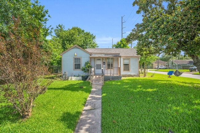 Photo - 7304 Kinney St