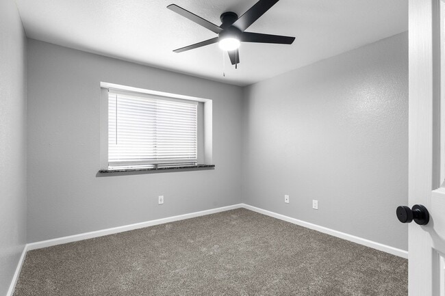 Redwood Cove Apartments