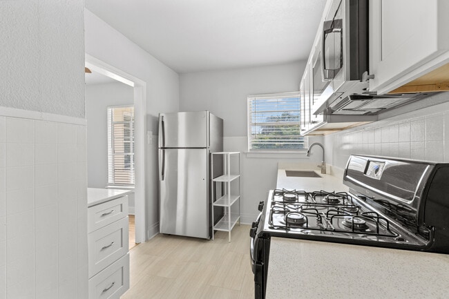 Building Photo - 130 Claremont Ave Unit 3 Rental