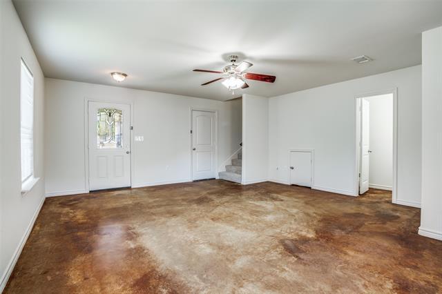 Photo - 837 E College St