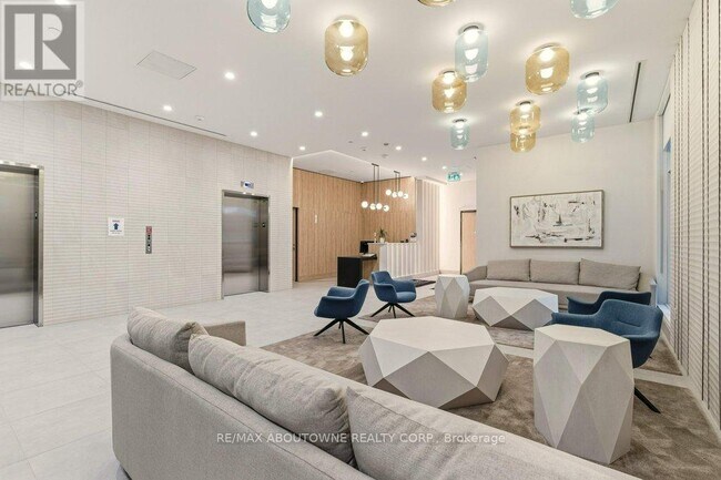 Photo - 500 Plains Rd E Unité PH3