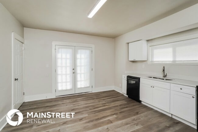 Photo - 211 N 32nd St