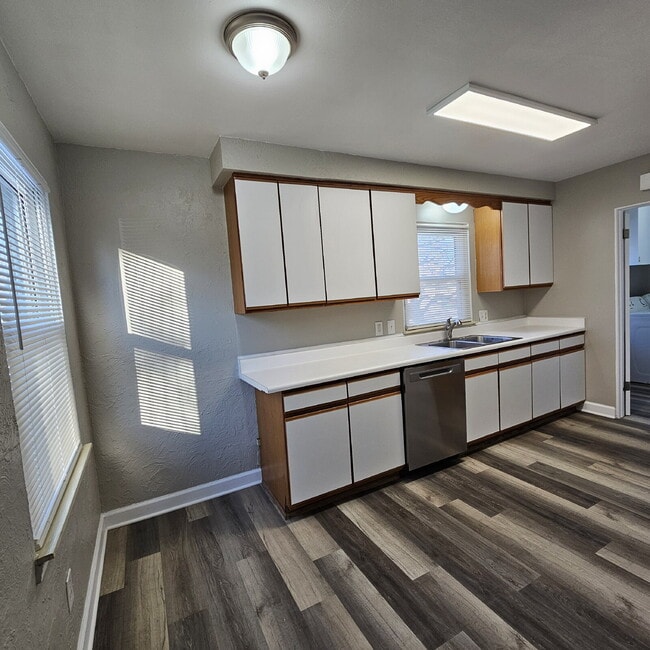 Photo - 3 Bedroom, 1 Bath Ranch w/ Fresh Updates Throughout. Spacious Living Room w/ New Laminate Floorin...