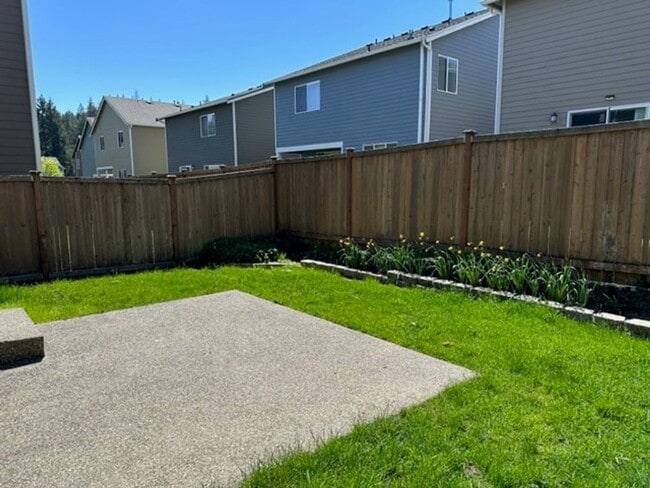 Building Photo - Reduced Rent Desirable Woodbury Estates