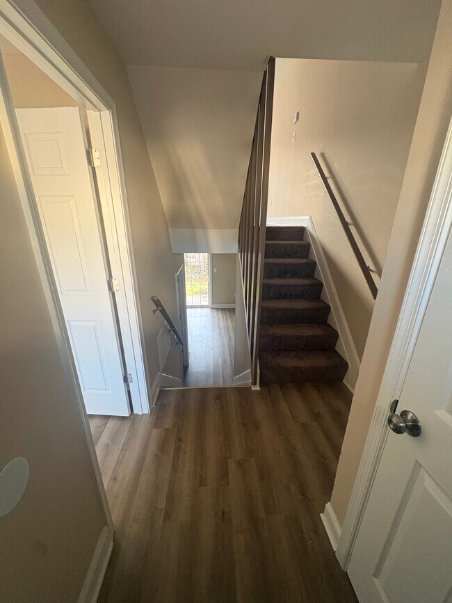 Photo - 302 Hendrickson Ln