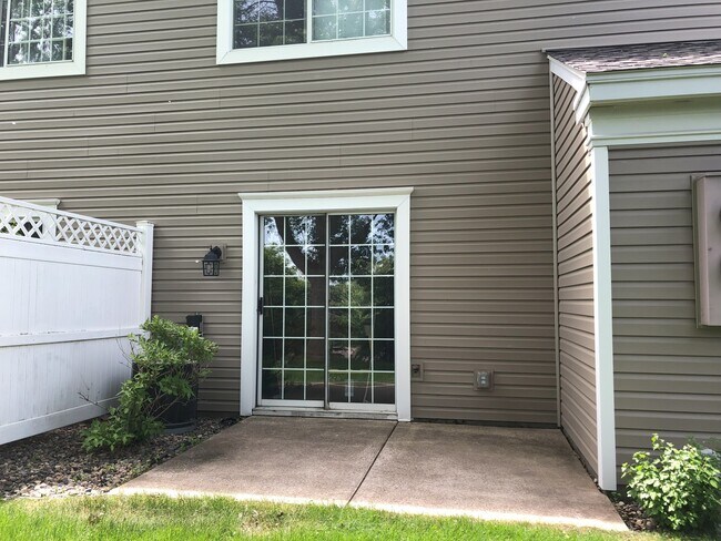 Photo - 1805 Southcross Dr W