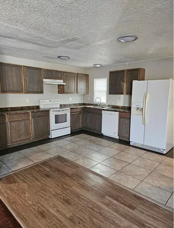 Building Photo - 4566 Knoxville Hwy Unit 1