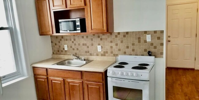 Photo - 1332 N 59th St Unidad 2