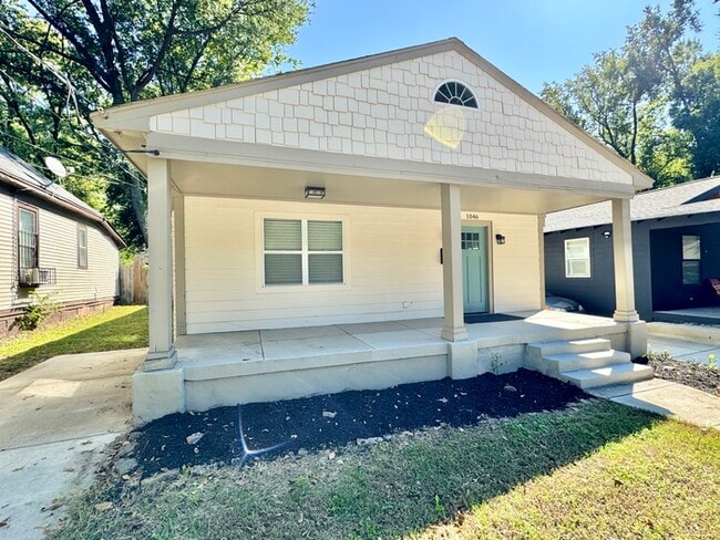 Photo - 1046 Tanglewood St