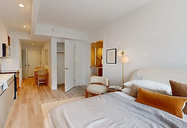 Building Photo - 1164 Manhattan Ave Rental