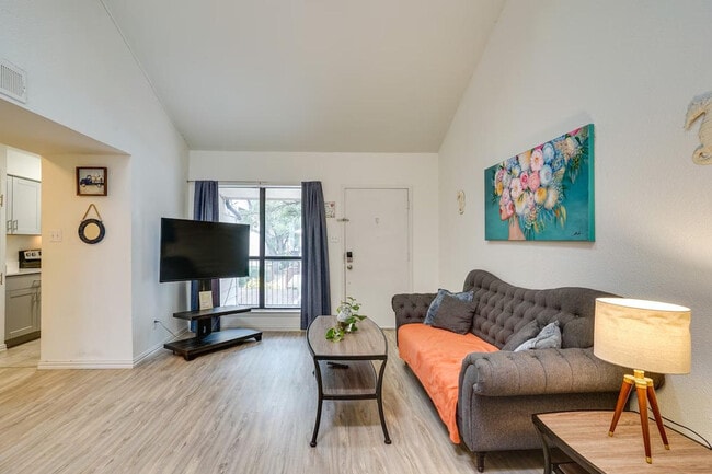 Building Photo - 6648 E Lovers Ln Unit ID1385662P