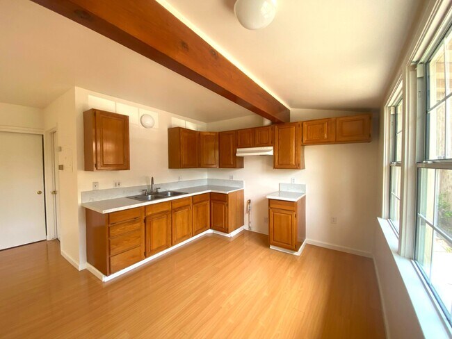 Photo - 13542 Wyandotte St Unit -