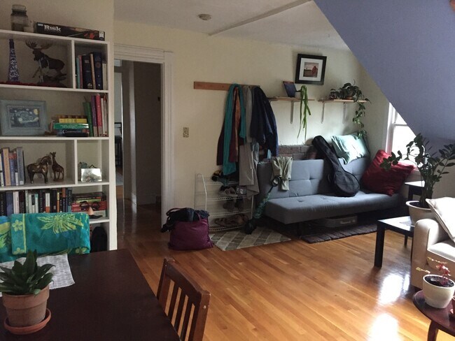 Photo - 189 Beacon St Unidad 3