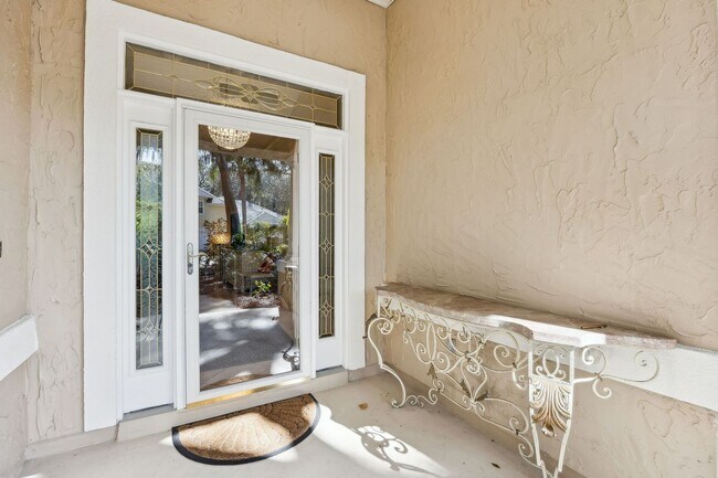 Photo - Ocean Village, 3 bed, 2 bath, FULLY furnished home! Walk to the Beach!