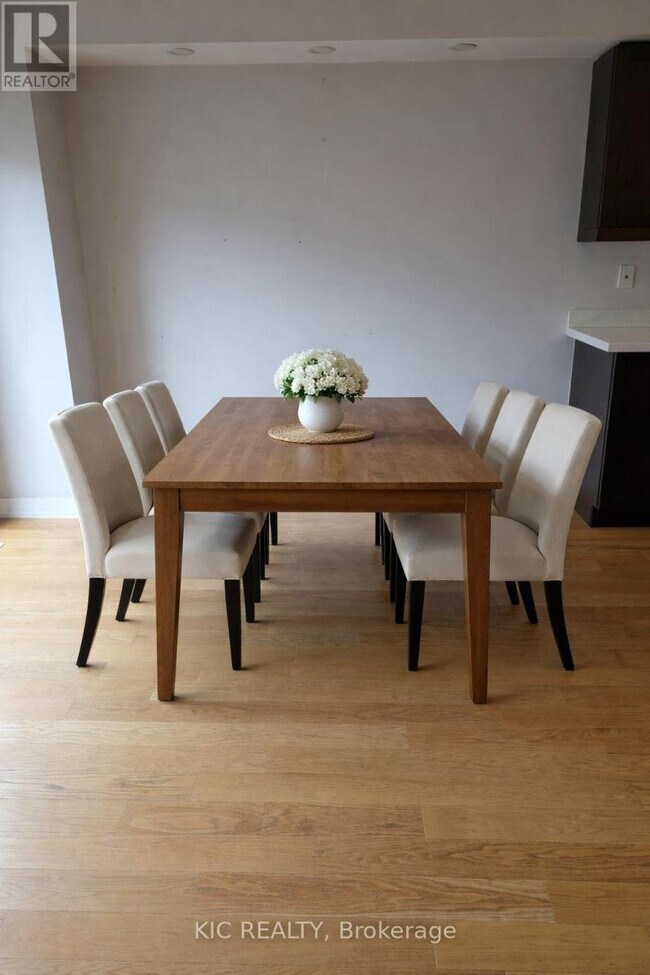 Photo - 62 King George Way