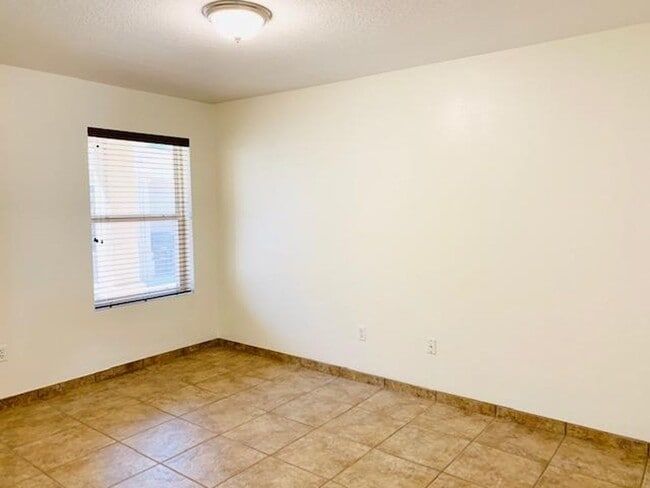 Photo - Lovely 1460/sf 3 Bedroom  2 Bath  2/CG TH