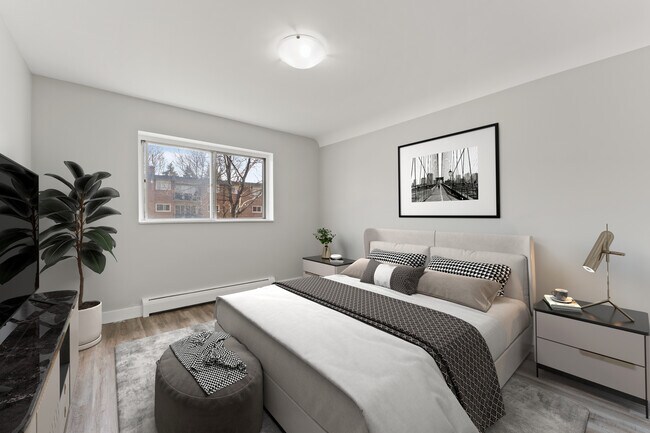 Photo - 294 Lorne Avenue