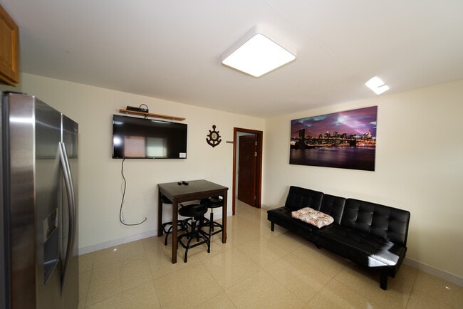 Photo - 617 7th Ave Apartments