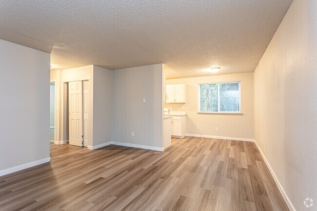 2BR, 1BA - 730SF - Whispering Firs