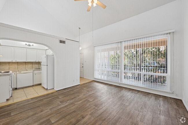 2BR, 1BA - 810SF - Dining Room