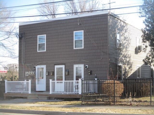 Building Photo - "Charming 1-Bedroom in Front Royal" Unit 1 - 2