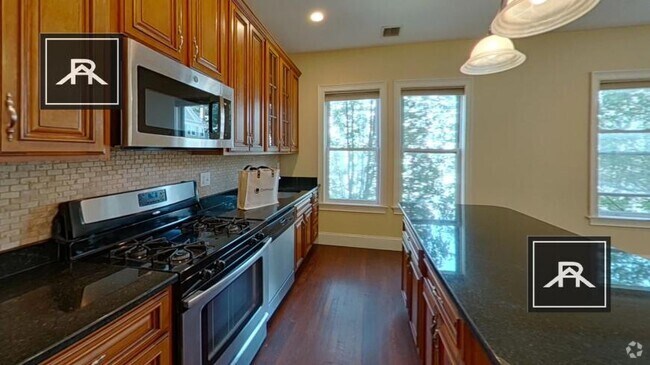 Building Photo - 4 bedroom in Boston MA 02120 Unit 2 Rental