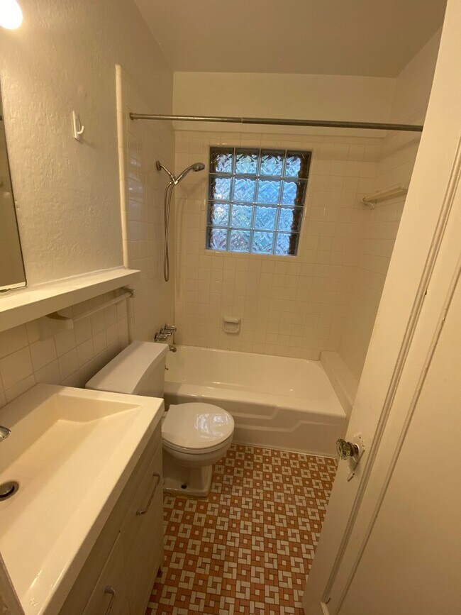 Photo - 4000 Hawthorne Avenue