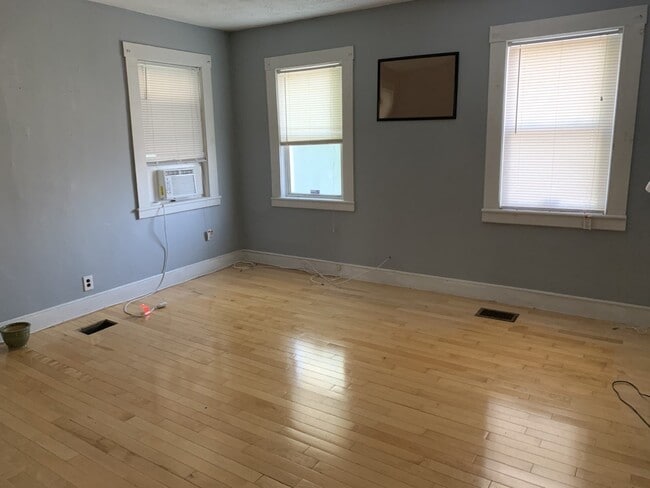 15 N Main St Unit 1