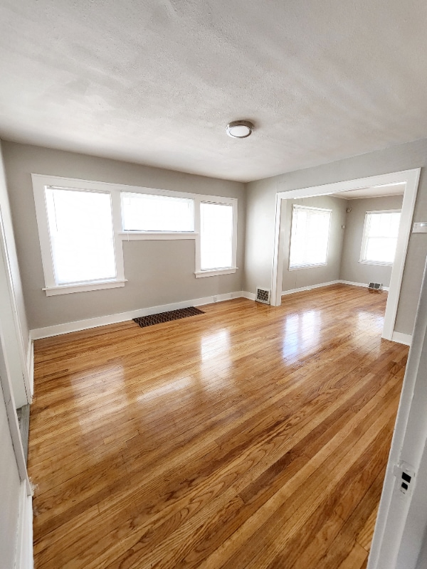 Photo - 402 Van Brunt Blvd