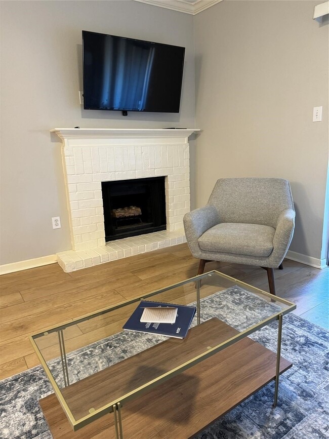 Building Photo - 4041 Drake St Unit 109