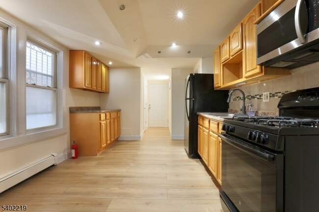 Photo - 859 Lafayette St