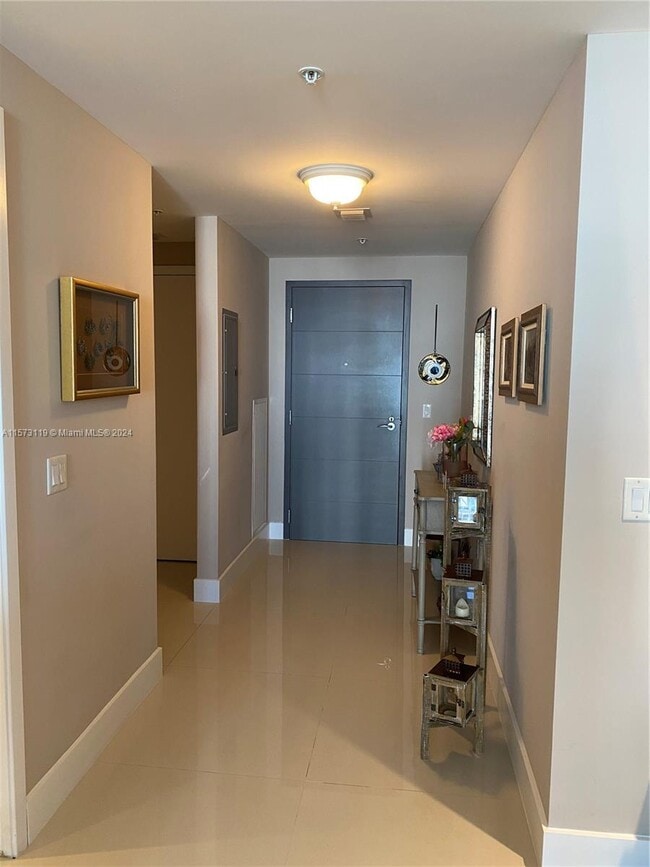 Photo - 17111 Biscayne Blvd Unit #303