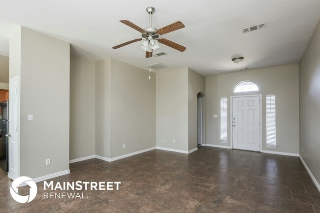 Photo - 125 Currie Ct