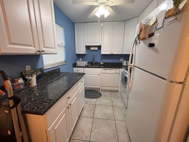 Photo - 596 Saxony M Unit 596