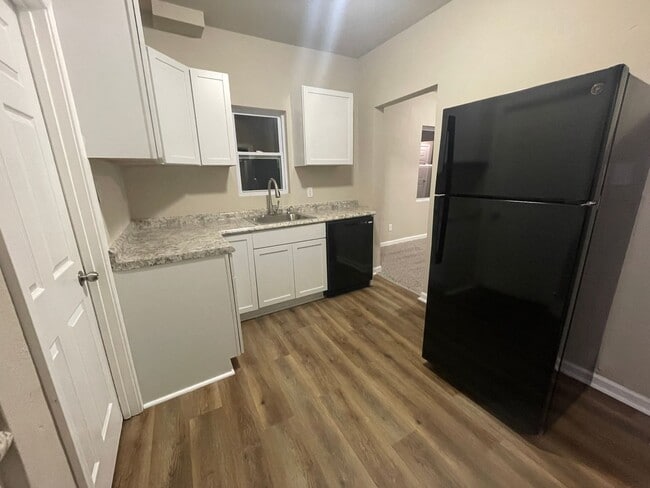 Photo - One Bedroom One Stall Detached Garage