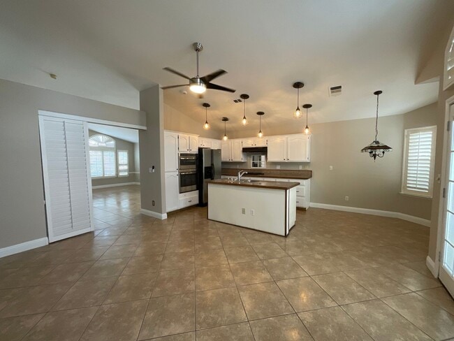 Photo - Great home in the South Shores community 1stroy