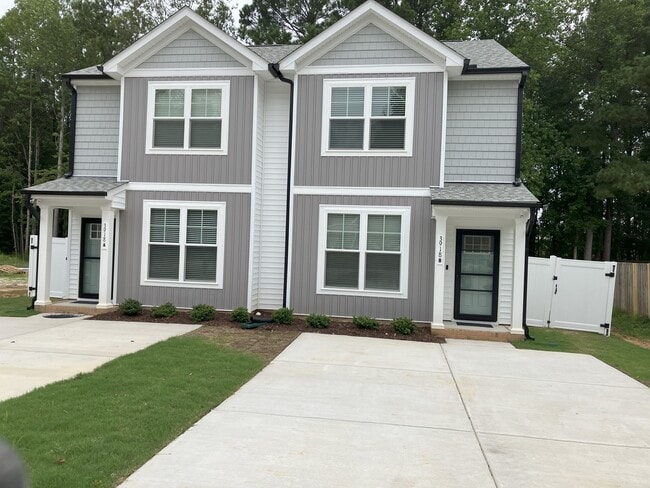 Building Photo - 3918 Gloucester Dr Rental