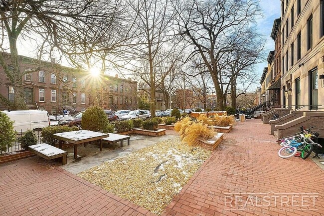 Photo - 3rd Place Unit 1R