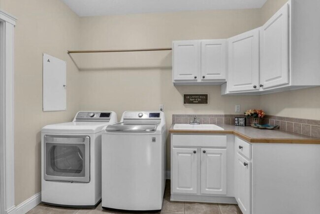 Photo - 2092 E Mozart St Casa