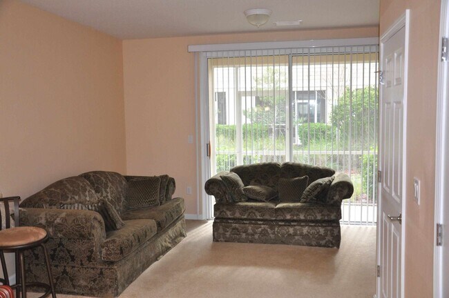 Photo - Nice 2/2.5 Townhouse in Summerfield!