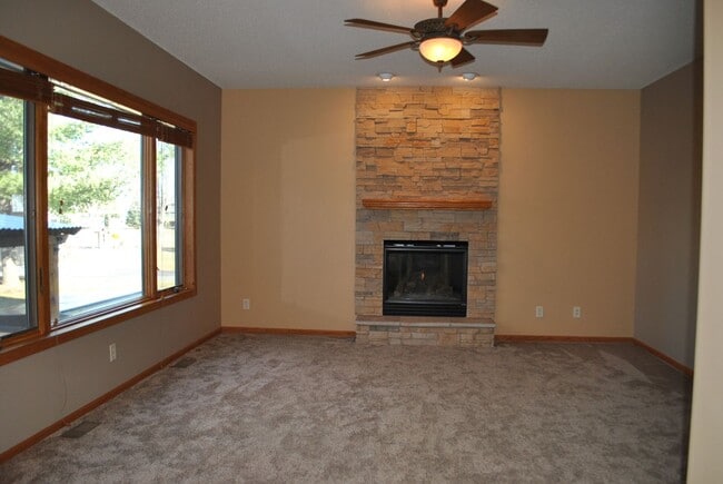 964 Fraser Ln