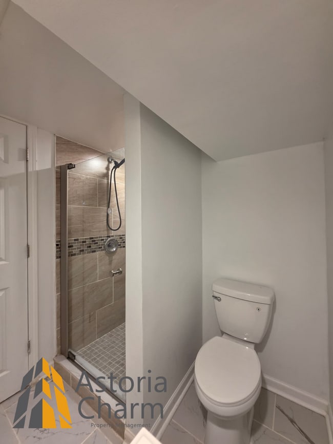 Photo - 519 E 28th St