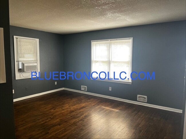 Photo - Completely redone gorgeous 1 bedroom 1 bath Unidad 1719 1/2