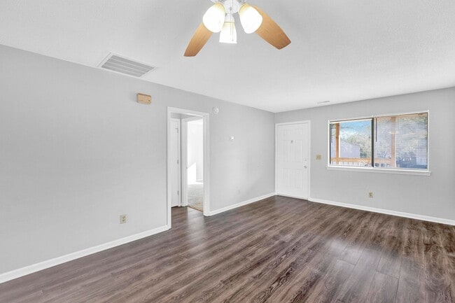 Photo - Second Floor Apartment Available in Wilmington!