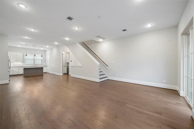 Photo - 1268 N Post Oak Rd