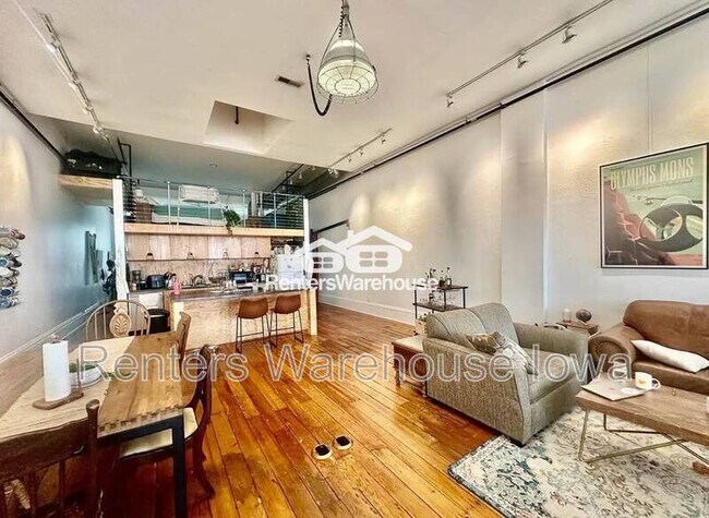 Photo - 522 1/2 E Grand Ave