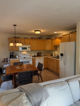 Photo - 1761 St Joseph St