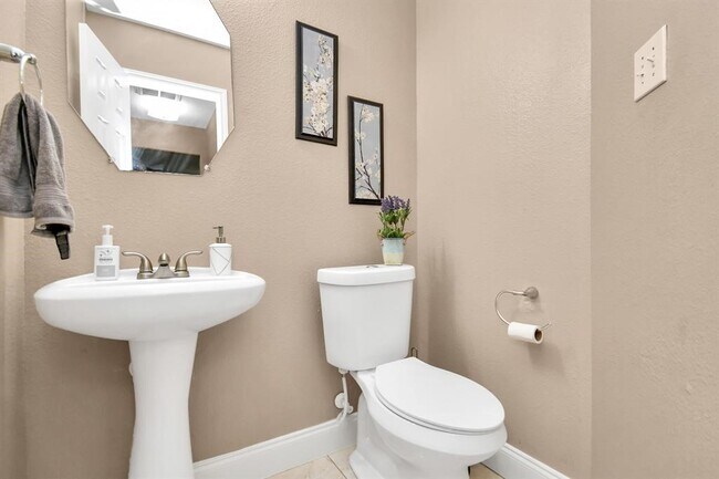 Photo - 1215 Lavender Shade Ct